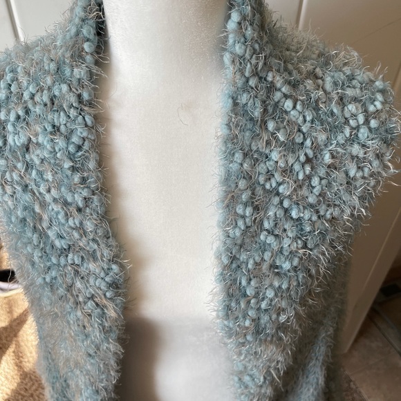 🦋 Luxe Boutique *find* Feather sweater ⭐️ One of a kind! - Picture 11 of 12